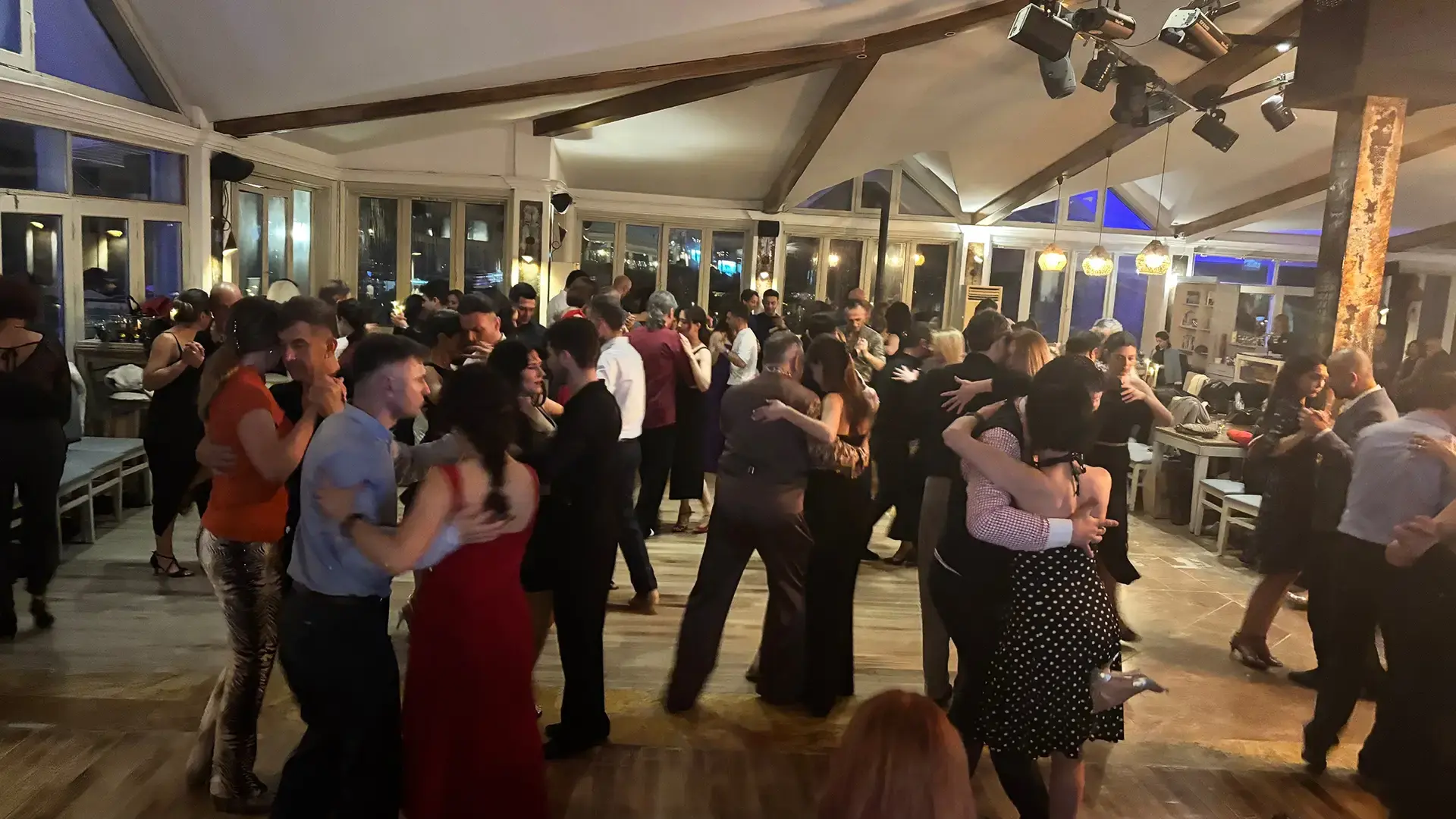 Başlangıç ve İleri Seviye Tango Dersleri